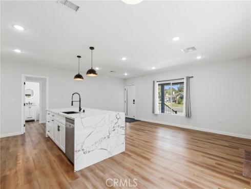 3095 College Avenue, Costa Mesa, CA