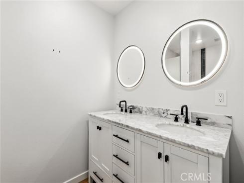 3095 College Avenue, Costa Mesa, CA