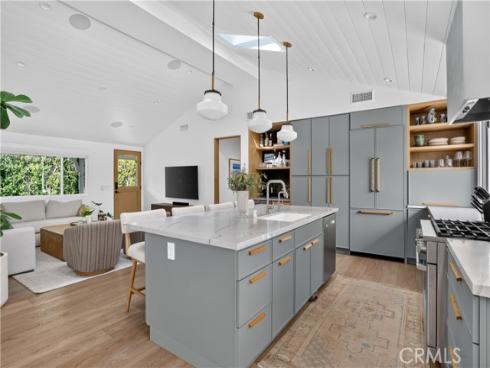 184 E Bay , Costa Mesa, CA