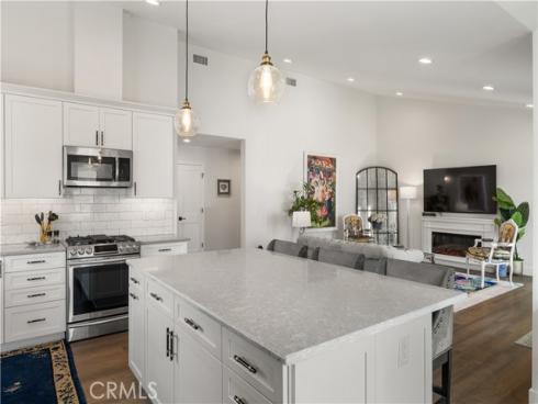 2049 Monrovia , Costa Mesa, CA