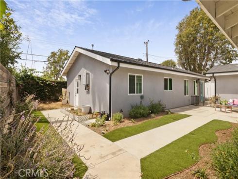 2049 Monrovia , Costa Mesa, CA
