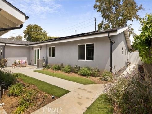 2049 Monrovia , Costa Mesa, CA