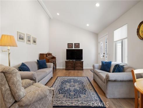 2049 Monrovia , Costa Mesa, CA