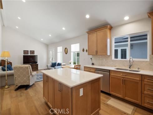 2049 Monrovia , Costa Mesa, CA