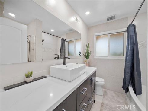 2750 San Carlos , Costa Mesa, CA