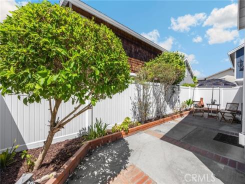 2210 Pacific Ave. #f1 , Costa Mesa, CA