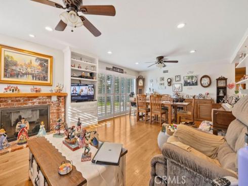1144  El Camino Dr  , Costa Mesa, CA
