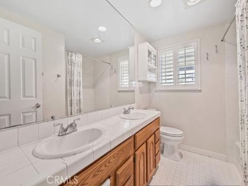 1144  El Camino Dr  , Costa Mesa, CA