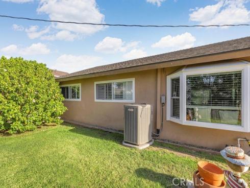 1144  El Camino Dr  , Costa Mesa, CA