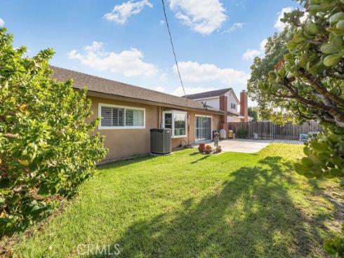 1144  El Camino Dr  , Costa Mesa, CA