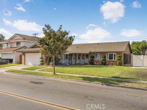 1144  El Camino Dr  , Costa Mesa, CA