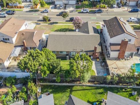 1144  El Camino Dr  , Costa Mesa, CA