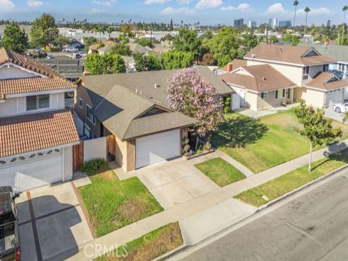 1144  El Camino Dr  , Costa Mesa, CA