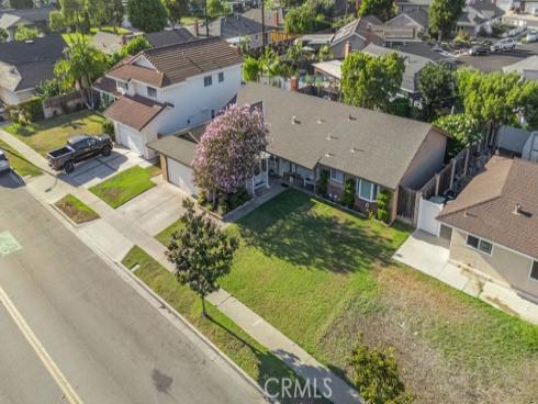 1144  El Camino Dr  , Costa Mesa, CA