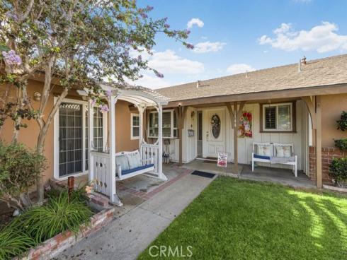 1144  El Camino Dr  , Costa Mesa, CA