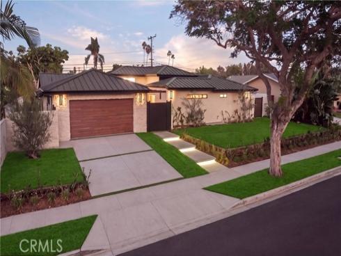 3080 Country Club Drive, Costa Mesa, CA