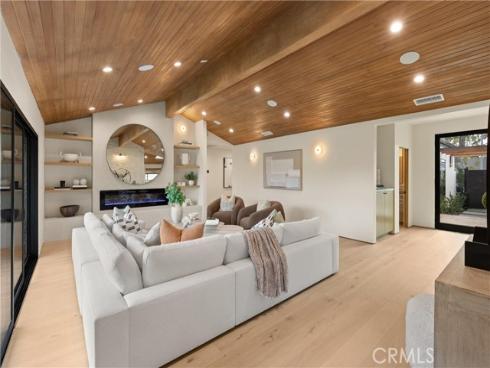 3080 Country Club Drive, Costa Mesa, CA