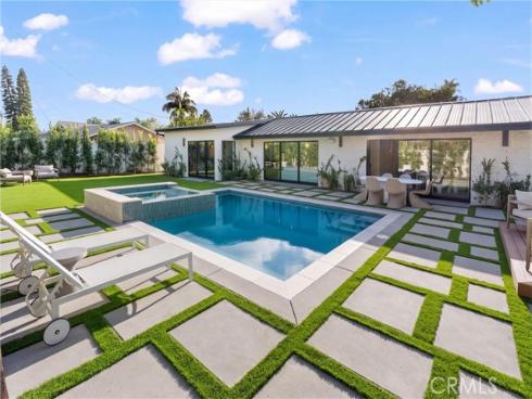 3080 Country Club Drive, Costa Mesa, CA