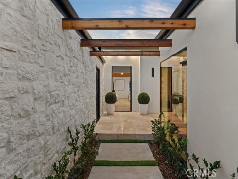 3080 Country Club Drive, Costa Mesa, CA