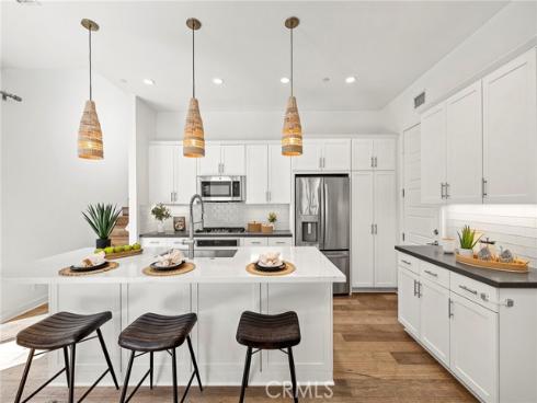 2111 Breakaway , Costa Mesa, CA