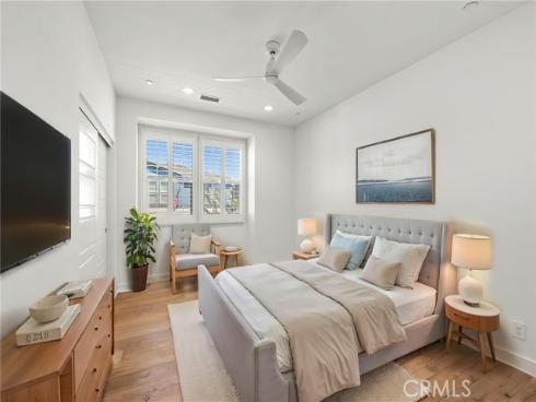 2111 Breakaway , Costa Mesa, CA