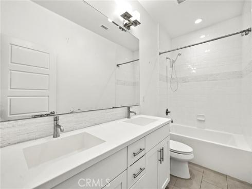 2111 Breakaway , Costa Mesa, CA