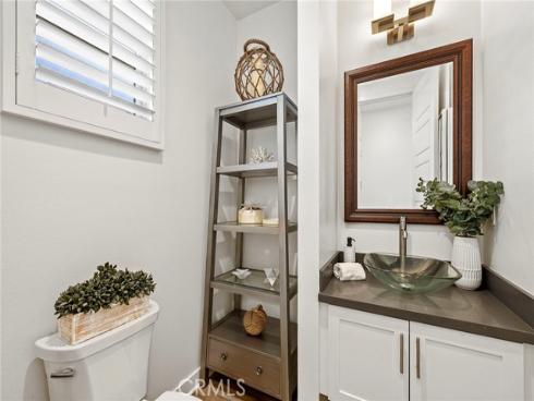 2111 Breakaway , Costa Mesa, CA