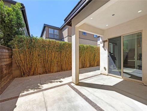 2111 Breakaway , Costa Mesa, CA