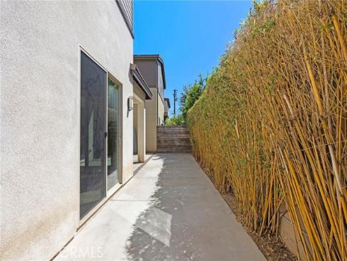 2111 Breakaway , Costa Mesa, CA