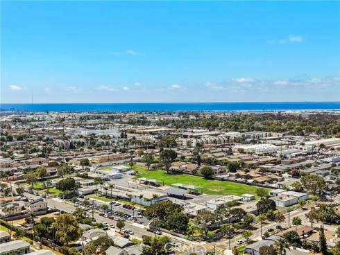 2111 Breakaway , Costa Mesa, CA