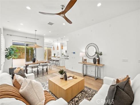 2111 Breakaway , Costa Mesa, CA