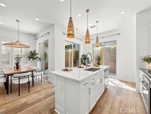 2111 Breakaway , Costa Mesa, CA
