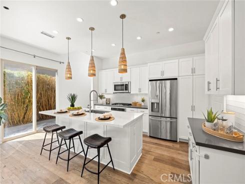 2111 Breakaway , Costa Mesa, CA