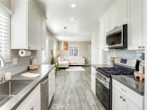 181 Yorktown Lane, Costa Mesa, CA