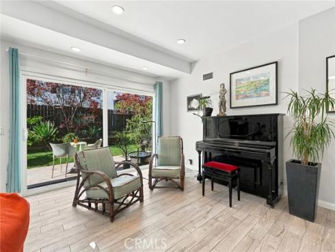 2817 La Salle , Costa Mesa, CA