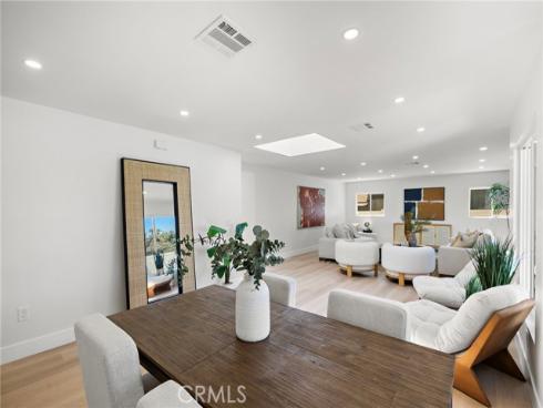 674 Senate Street, Costa Mesa, CA
