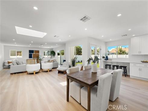 674 Senate Street, Costa Mesa, CA