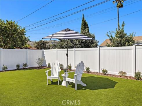 674 Senate Street, Costa Mesa, CA