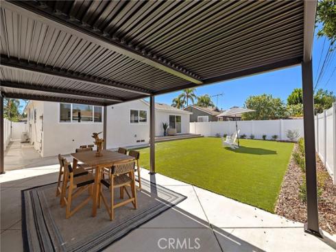 674 Senate Street, Costa Mesa, CA