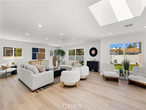 674 Senate Street, Costa Mesa, CA