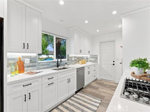 3281 Michigan Avenue, Costa Mesa, CA