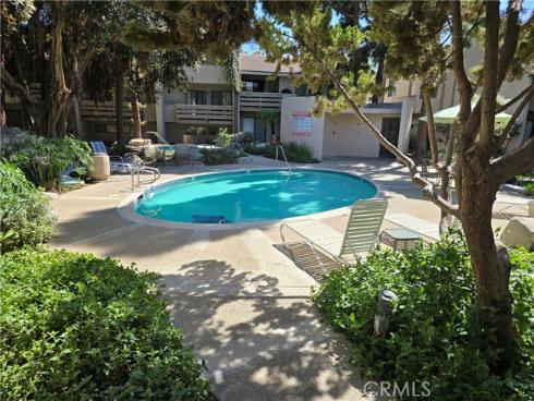 435 Bryson Springs 38 , Costa Mesa, CA