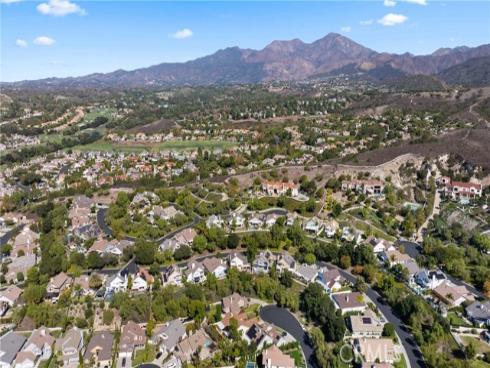 3  Portsmouth  , Coto de Caza, CA