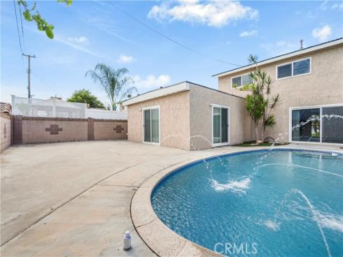 10202  Aqueduct  , Cypress, CA