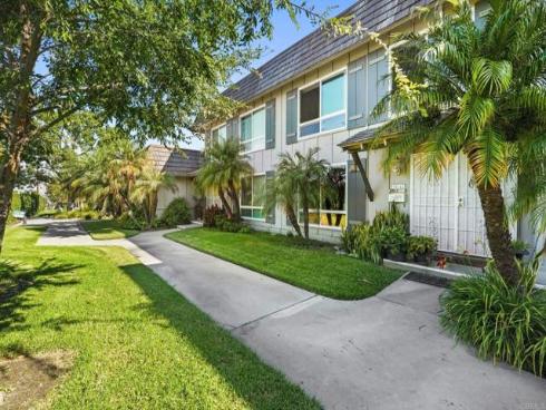 10144 Bloomfield Avenue