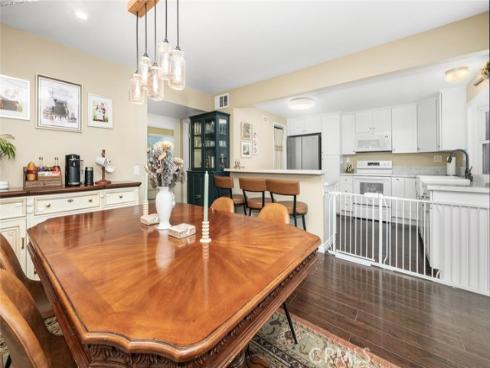 4385  Larwin  , Cypress, CA