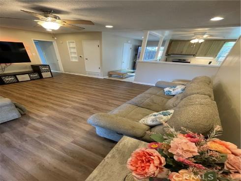 10362 Aurelia , Cypress, CA