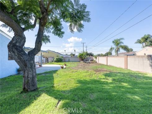 5511  Kanel  , Cypress, CA