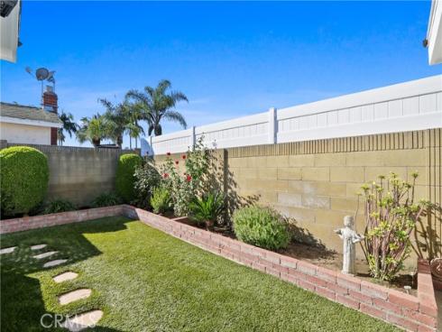 5633  Lakia  , Cypress, CA