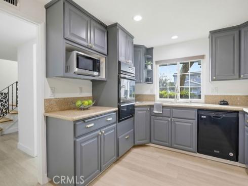 10232 Hialeah , Cypress, CA